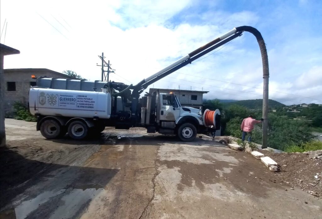 Apoya Capaseg con desazolve de drenajes a los municipios de Iguala, Tepecoacuilco, Pungarabato y Tixtla