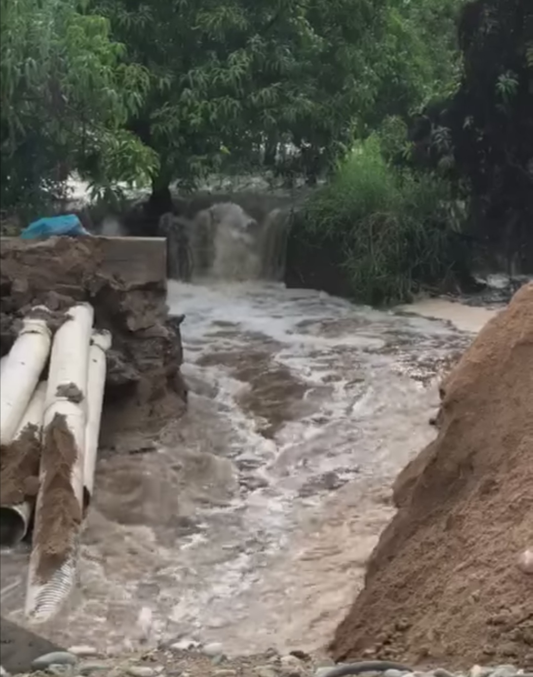 Lluvias dejan incomunicados a pueblos de Atoyac