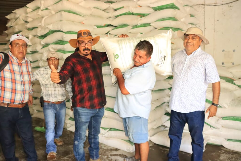 ENTREGA LA SAGADEGRO MÁS DE 9 MDP EN APOYOS DE IMPULSO AL SECTOR AGROPECUARIO PARA LA REGIÓN DE LA COSTA CHICA