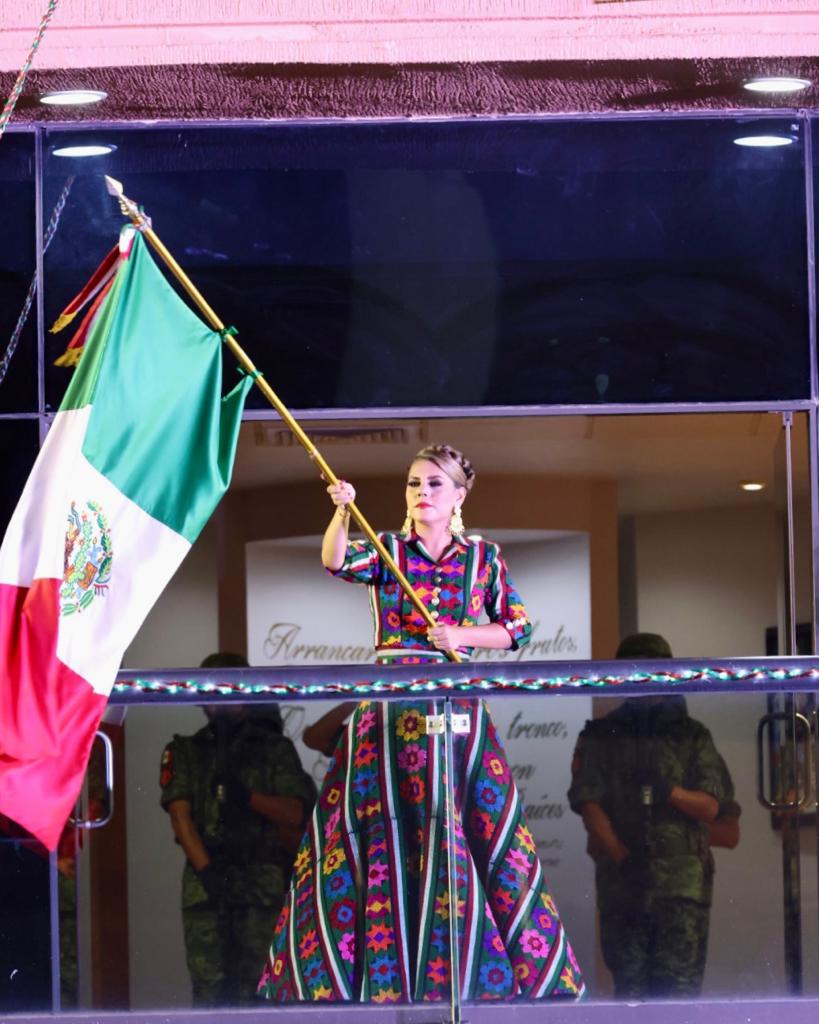 EVELYN SALGADO, LA PRIMERA MUJER GOBERNADORA EN DAR EL GRITO DE INDEPENDENCIA EN GUERRERO