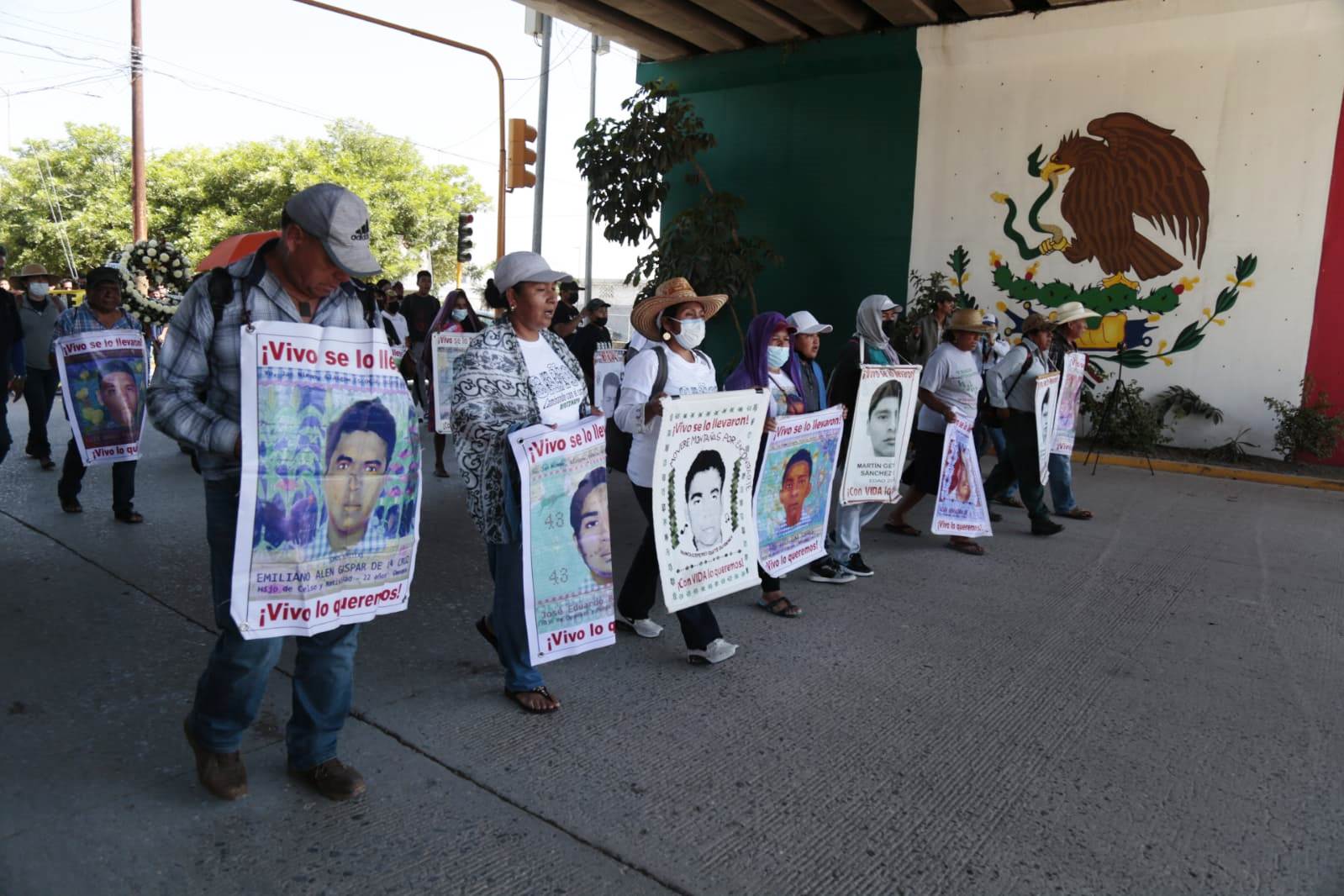 En el Caso Ayotzinapa… En este gobierno se empeñan en culparse unos a otros, acusan