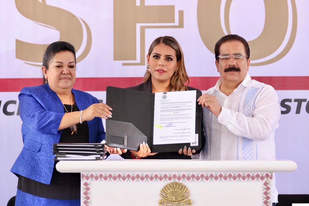 Firma gobernadora Evelyn Salgado paquete de iniciativas de ley con visión progresista de bienestar social y respeto a los derechos humanos en Guerrero