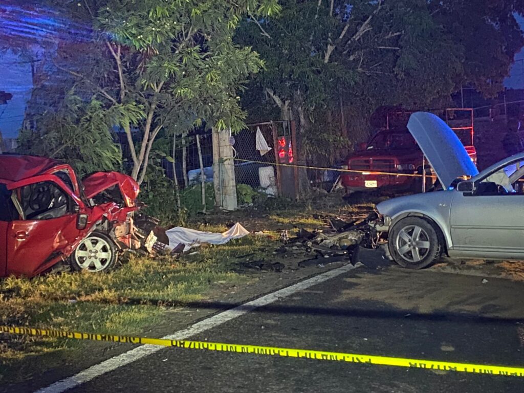 Dos muertos por choque frontal en La Puerta de Ixtapa