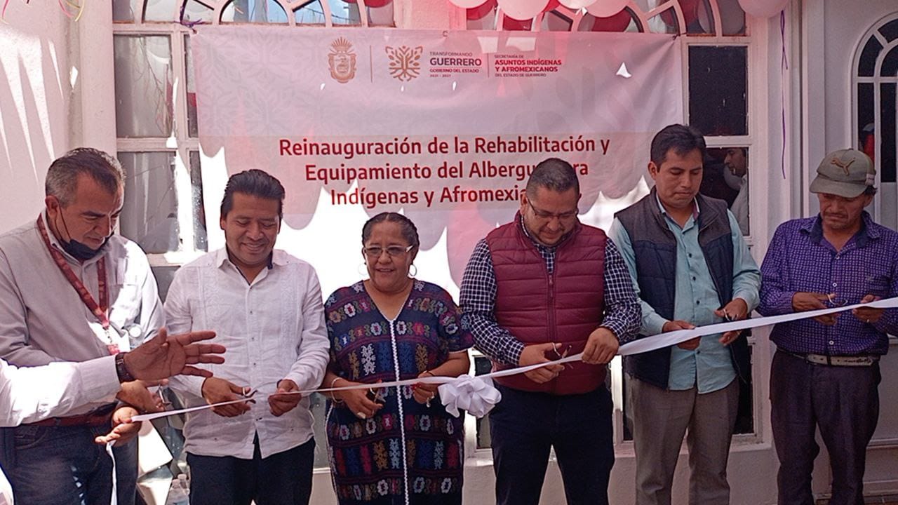 La titular de la SAIA, Reyna Mejía entregó las instalaciones remodeladas del albergue para indígenas y afromexicanos