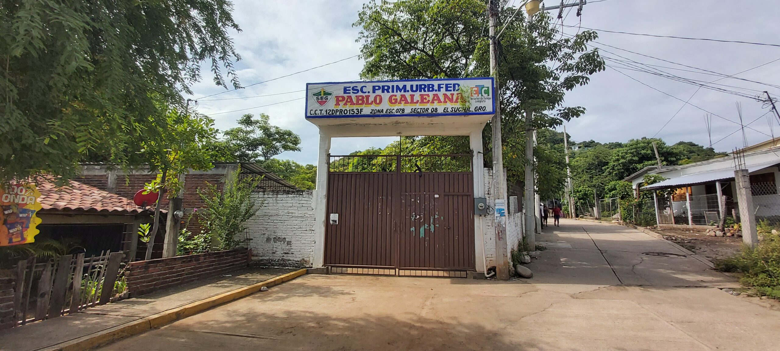 Piden remozamiento de aulas en escuela de Técpan