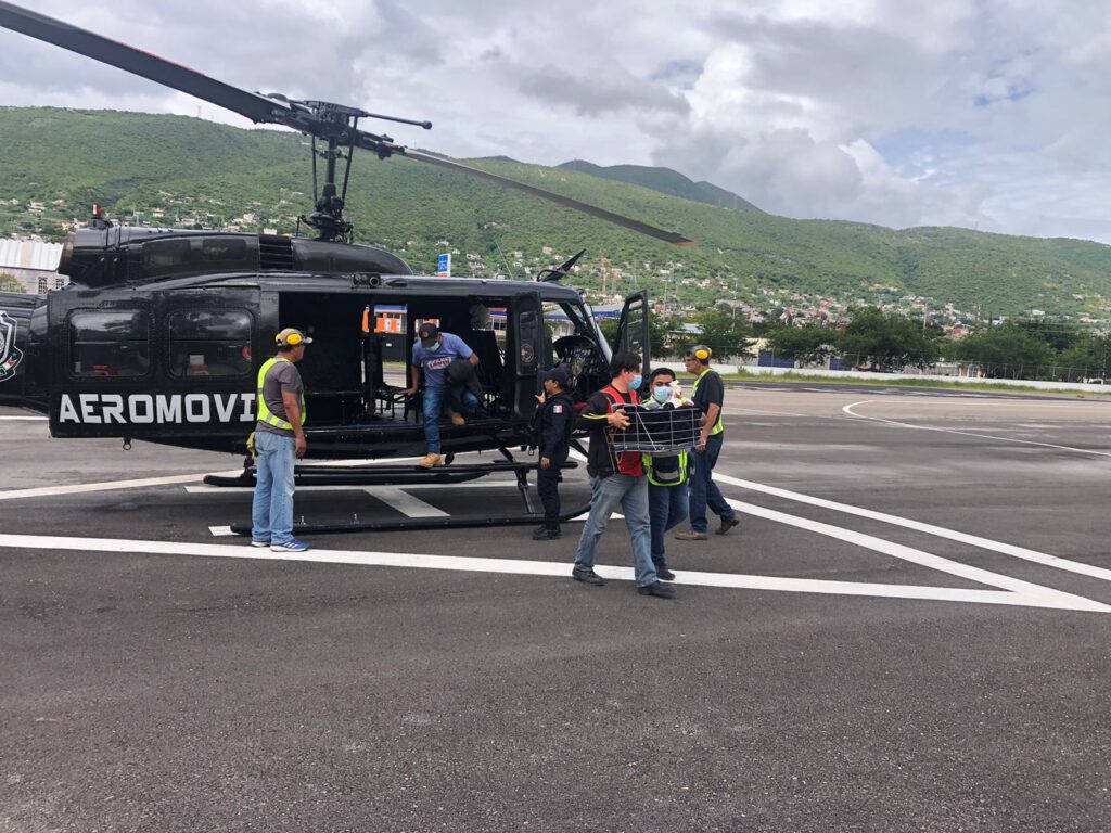 Realiza gobierno del estado traslado aéreo urgente de recién nacido delicado de salud de Tlapa a la Ciudad de México