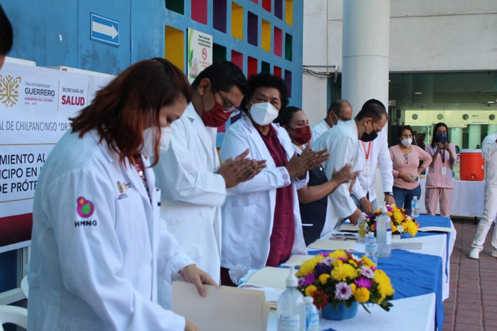 RECONOCE LA SSG A EQUIPO MULTIDISCIPLINARIO DEL HOSPITAL GENERAL RAYMUNDO ABARCA QUE PARTICIPÓ EN LA CAMPAÑA DE PRÓTESIS DE CADERA Y RODILLA