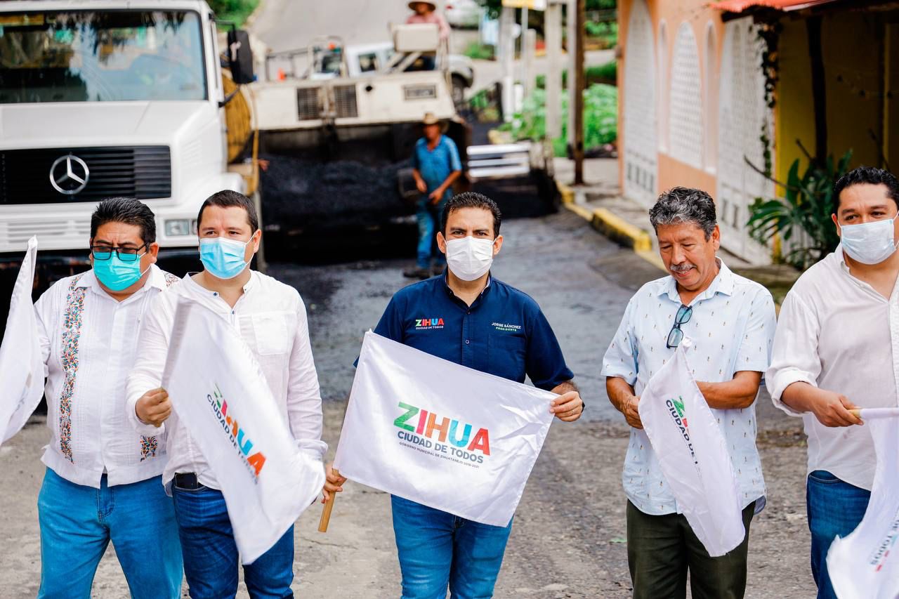 Presidente Jorge Sánchez Allec arranca pavimentación en unidad habitacional Magisterial