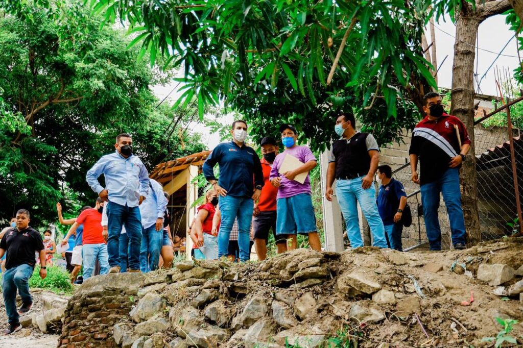 Presidente Jorge Sánchez Allec arranca construcción de dos nuevos andadores en Zihuatanejo