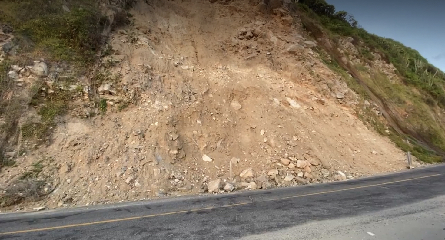 Riesgo latente de derrumbe en El Calvario de Petatlán