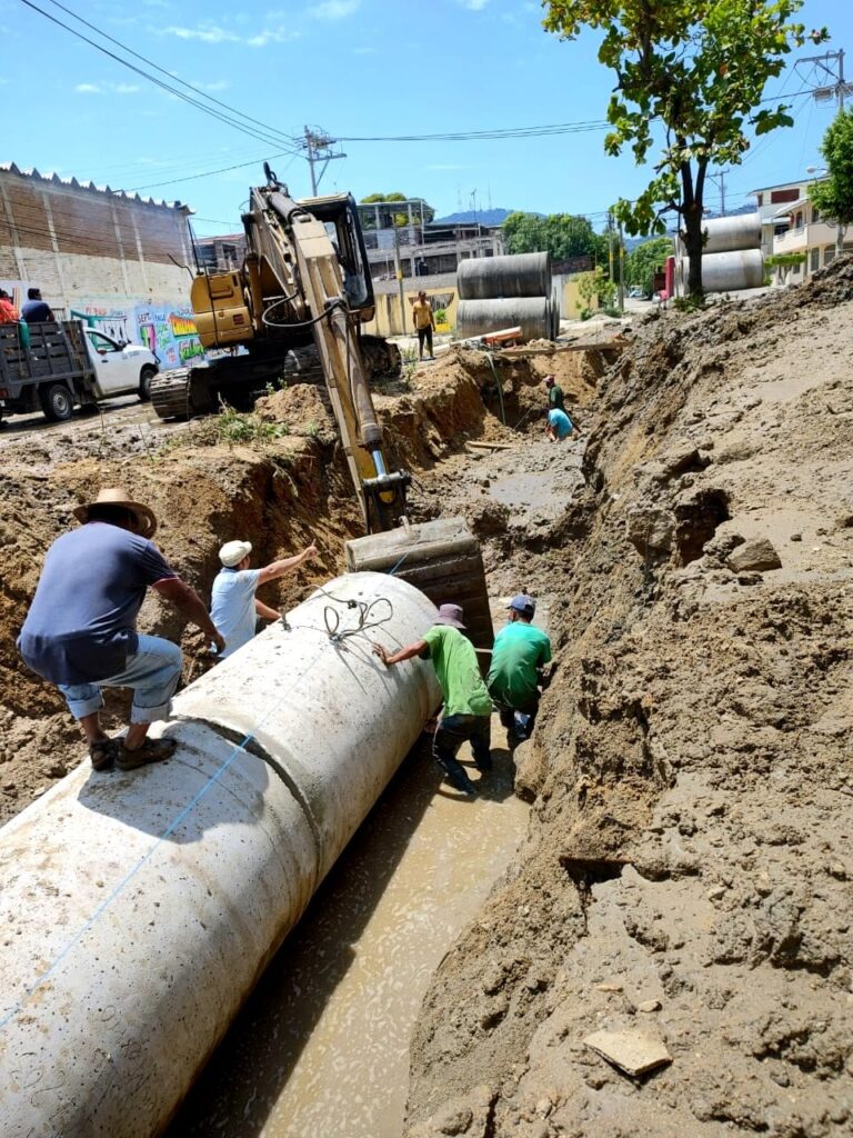 Gracias a la gestión de la gobernadora Evelyn Salgado se construye la segunda etapa del drenaje pluvial de la colonia Zapata en Acapulco