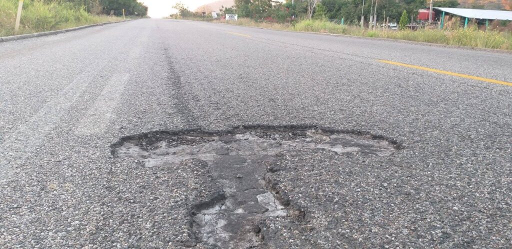 Se quejan de mal estado de carretera federal