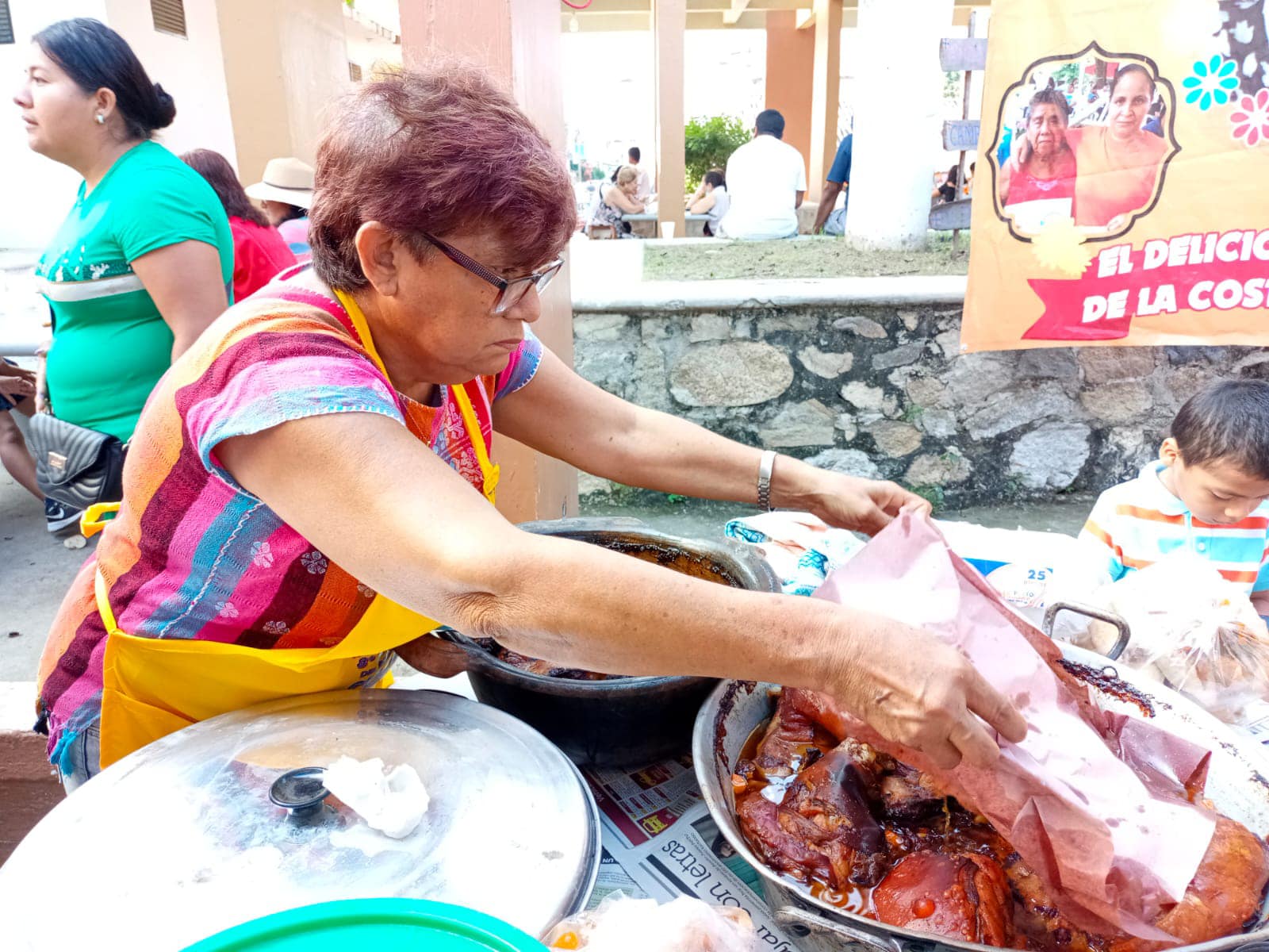 ORGANIZAN EN TECPAN EL OCTAVO FESTIVAL DEL RELLENO DE CUCHE