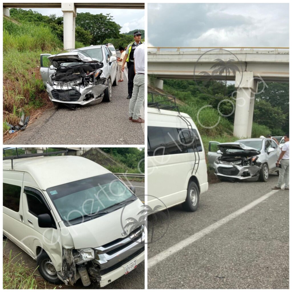 Chocan camionetas en la carretera Zihuatanejo-Lázaro Cárdenas