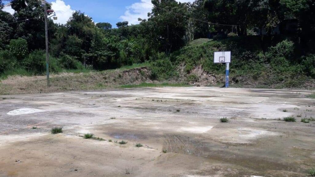 Piden obra escolar en Los Valles, Atoyac