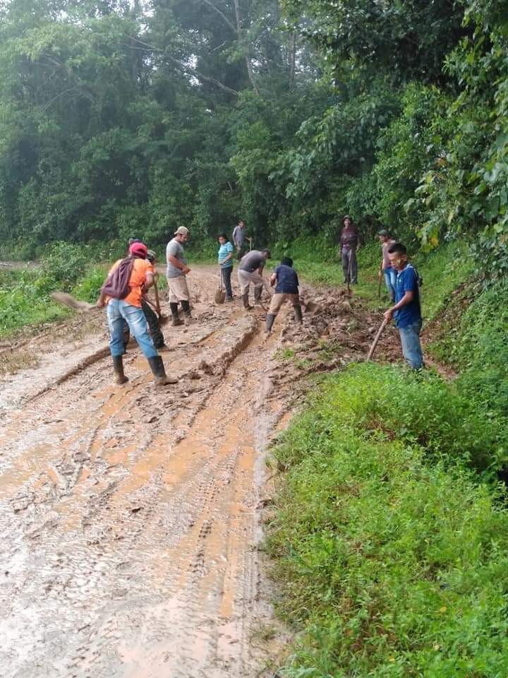 Solicitan la reparación de camino a Cerro Prieto