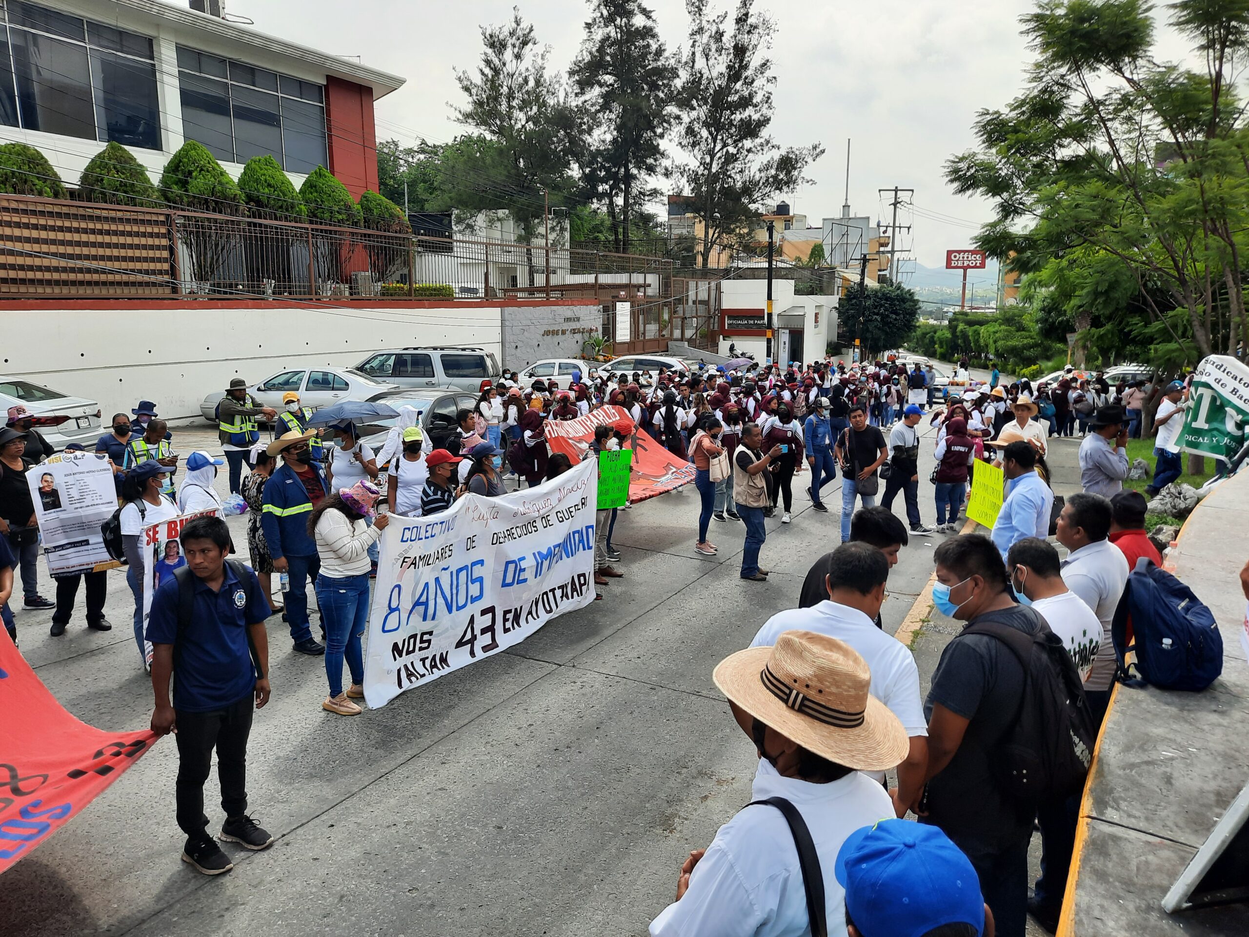 En Chilpancingo… Marcha y mitin para exigir un “alto a la criminalización” del activismo social