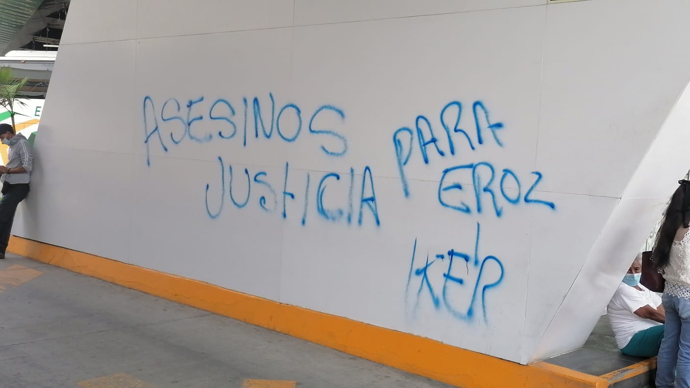 En Chilpancingo… Toman familiares de víctimas de accidente en autobús, terminal de la Estrella de Oro