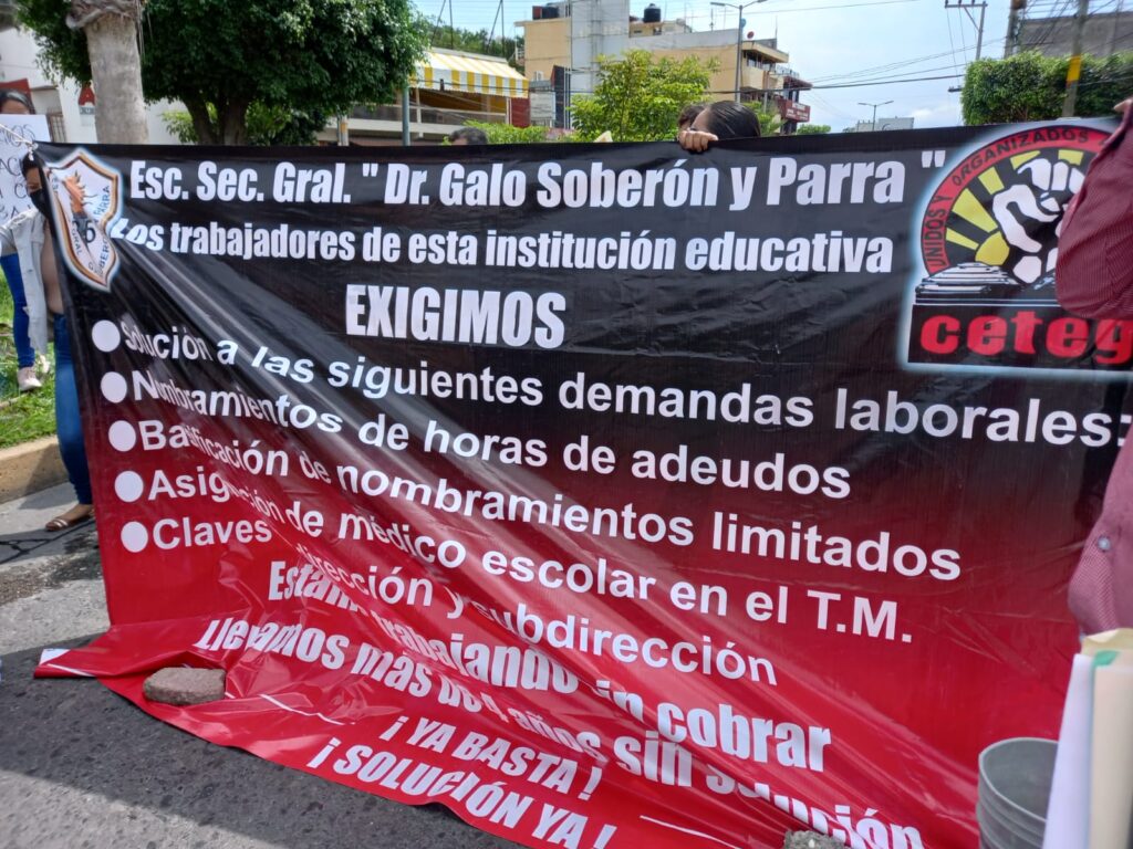 Siguen en Chilpancingo los bloqueos viales por incumplimientos de la SEG