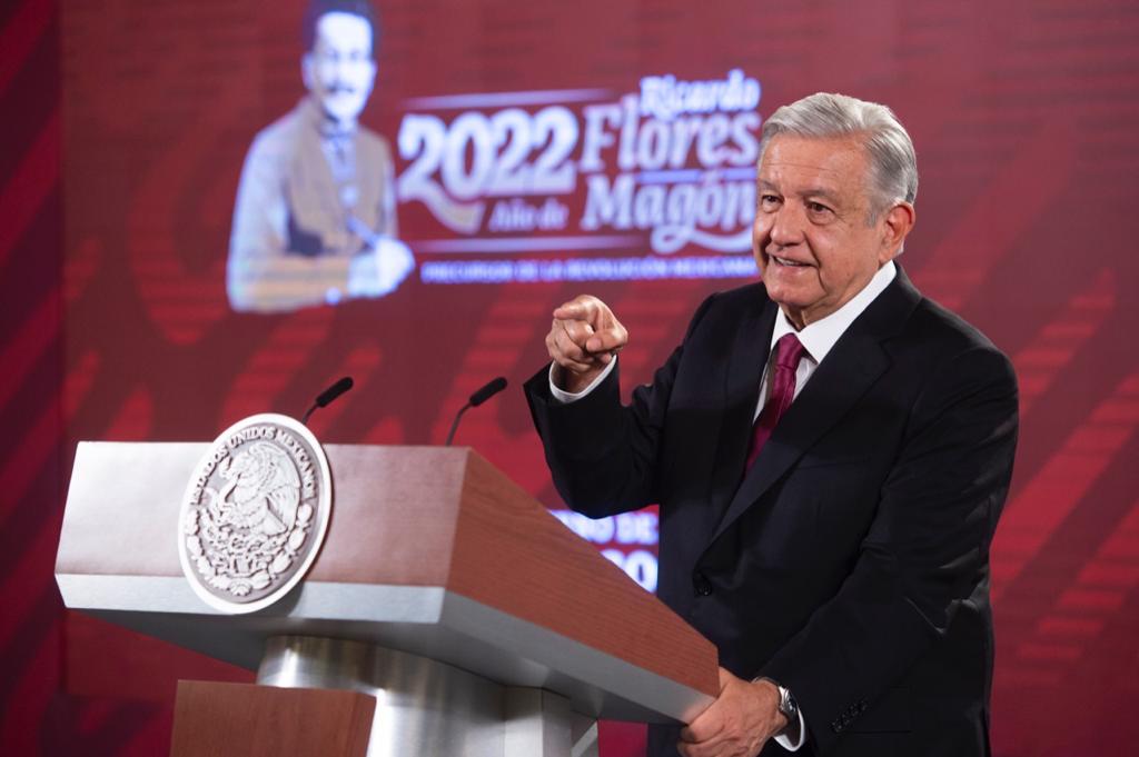 Dice AMLO que sostuvo una “muy buena” reunión con los padres y madres de los 43