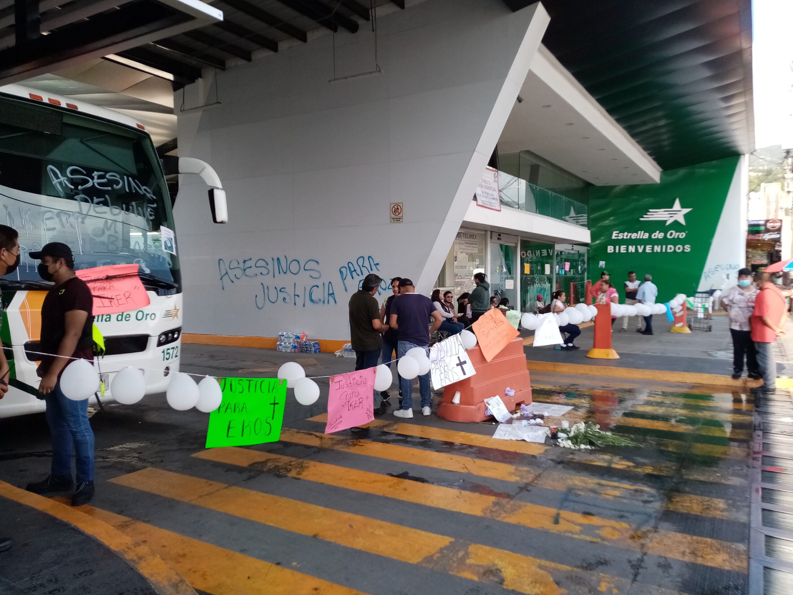 Caso del autobús accidentado el 23 de octubre Ofrecen migajas como indemnización a deudos de un niño que murió y otro herido