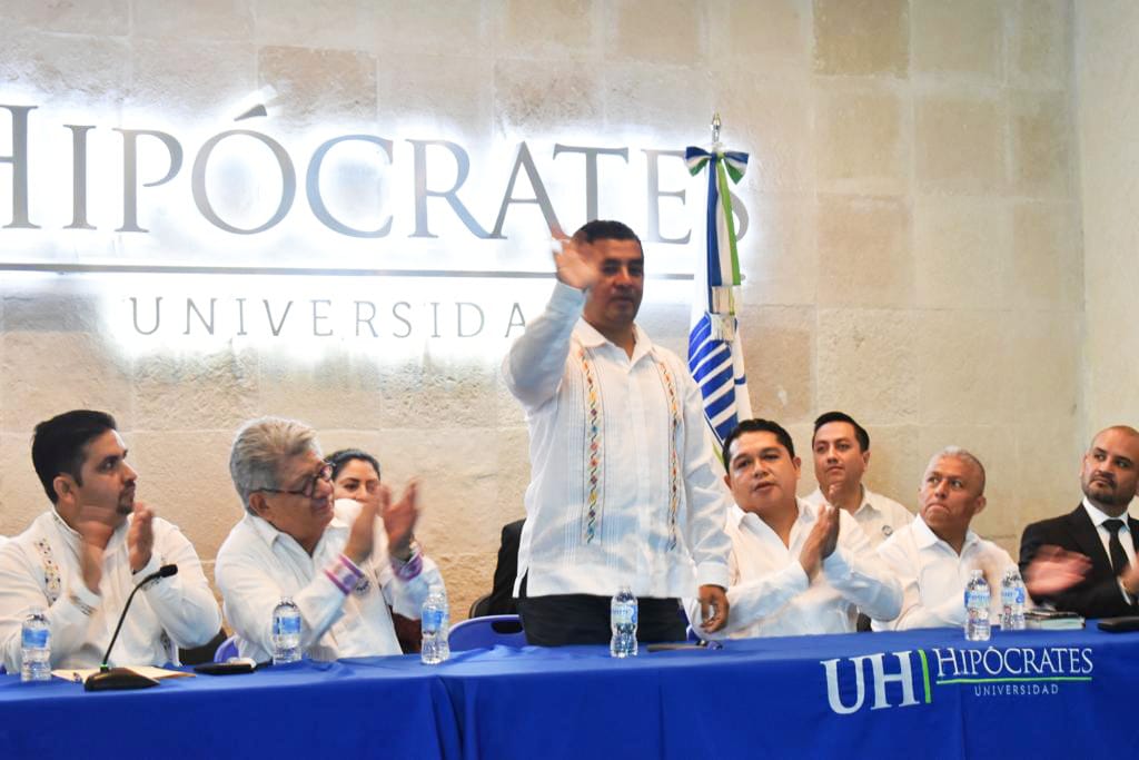 INAUGURA EL TITULAR DE LA STYPS EL CONGRESO NACIONAL DE DERECHO BUROCRÁTICO