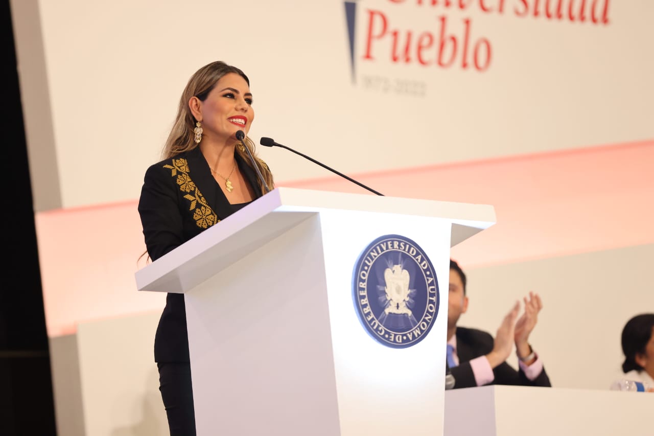 “SOMOS SUS ALIADAS, SUS ALIADOS Y VAMOS A TRABAJAR DE LA MANO, POR NUESTRA QUERIDA UNIVERSIDAD AUTÓNOMA DE GUERRERO “: EVELYN SALGADO