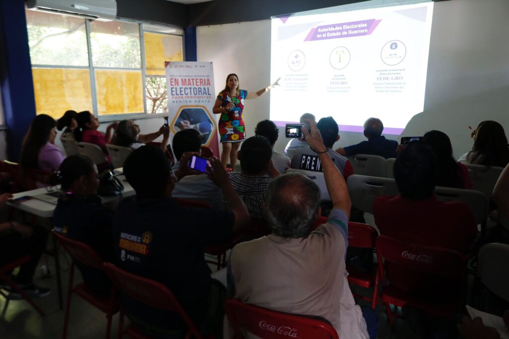 Imparte IEPC-Gro curso para periodistas en Iguala