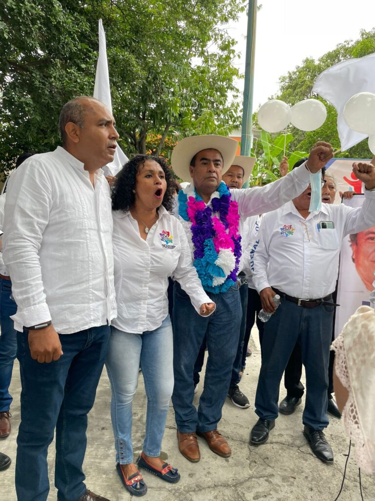 Planilla Blanca para renovar SNTE visita escuelas de Zihuatanejo