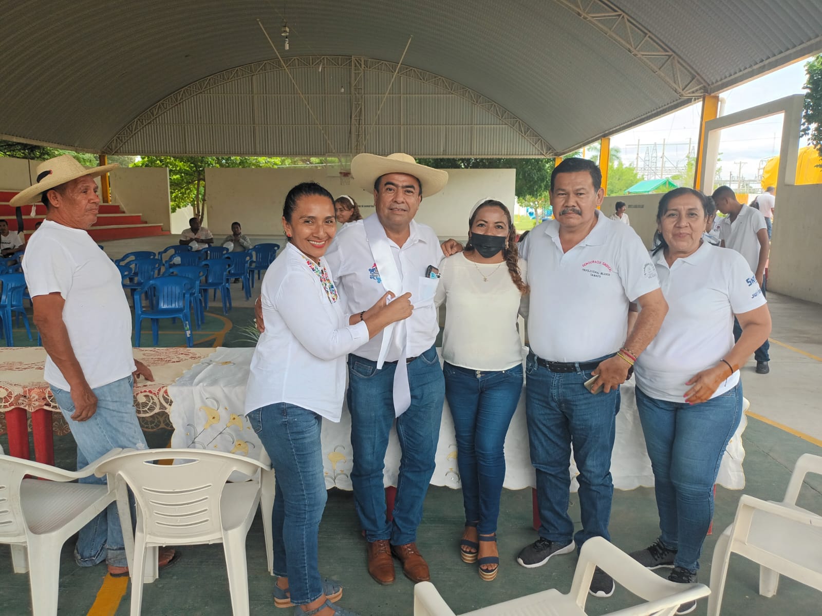 Maestros de Cruz Grande Con la planilla Blanca Refrendan el apoyo a Juvenal Valencia Tamayo