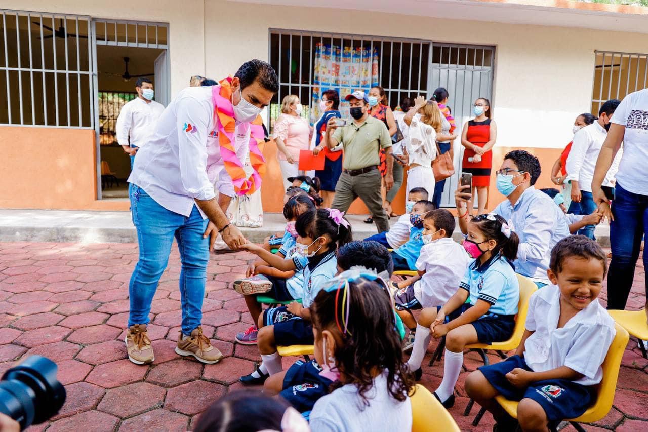 Presidente Jorge Sánchez Allec inaugura tres aulas en Jardín de Niños 16 de Septiembre