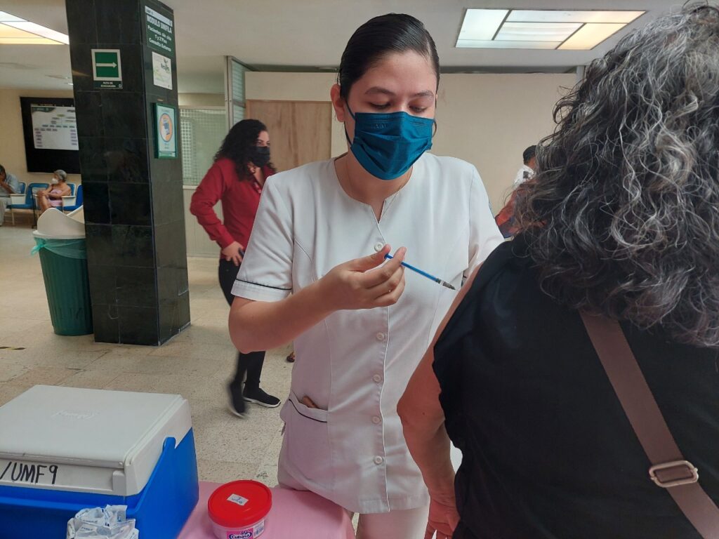 Arranca IMSS Guerrero aplicación de vacuna anti-influenza estacional