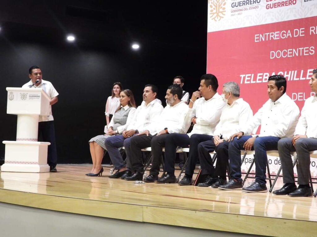 IBGRO reconoce a docentes y alumnos del programa transformando el talento guerrerense