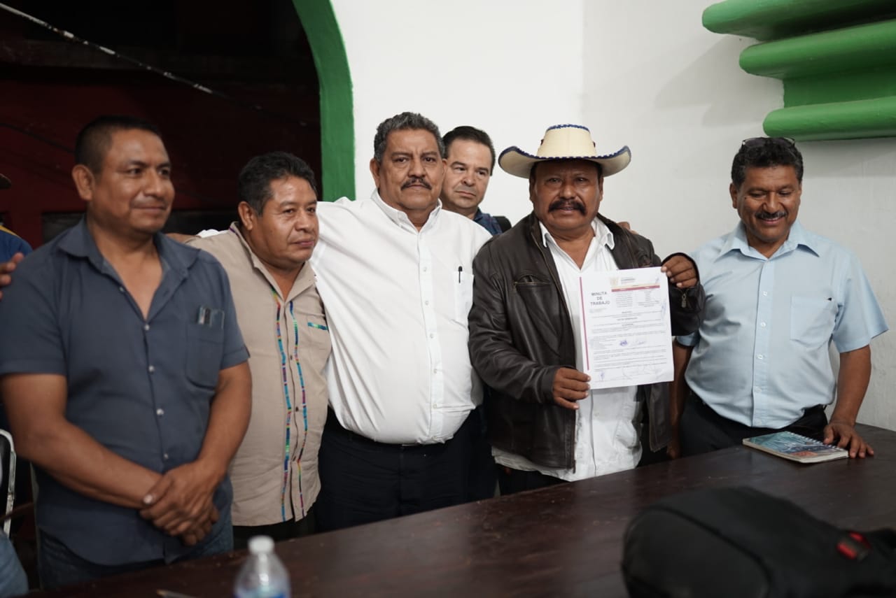 LUEGO DE UN AÑO, POBLADORES LIBERAN AYUNTAMIENTO DE XALPATLÁHUAC, TRAS CONCILIAR CON AUTORIDADES ESTATALES