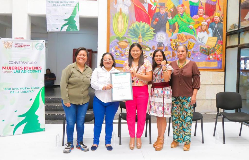 La Secretaría de la Juventud llevo a cabo el conversatorio “Mujeres contra las adicciones”,