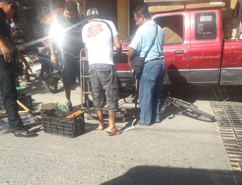 Triciclos sufren percances en centro de Atoyac
