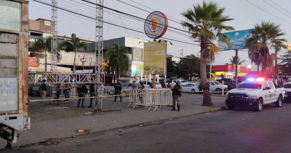 Matan a 5 hombres, queda uno herido y otro detenido, en un bar, en Acapulco
