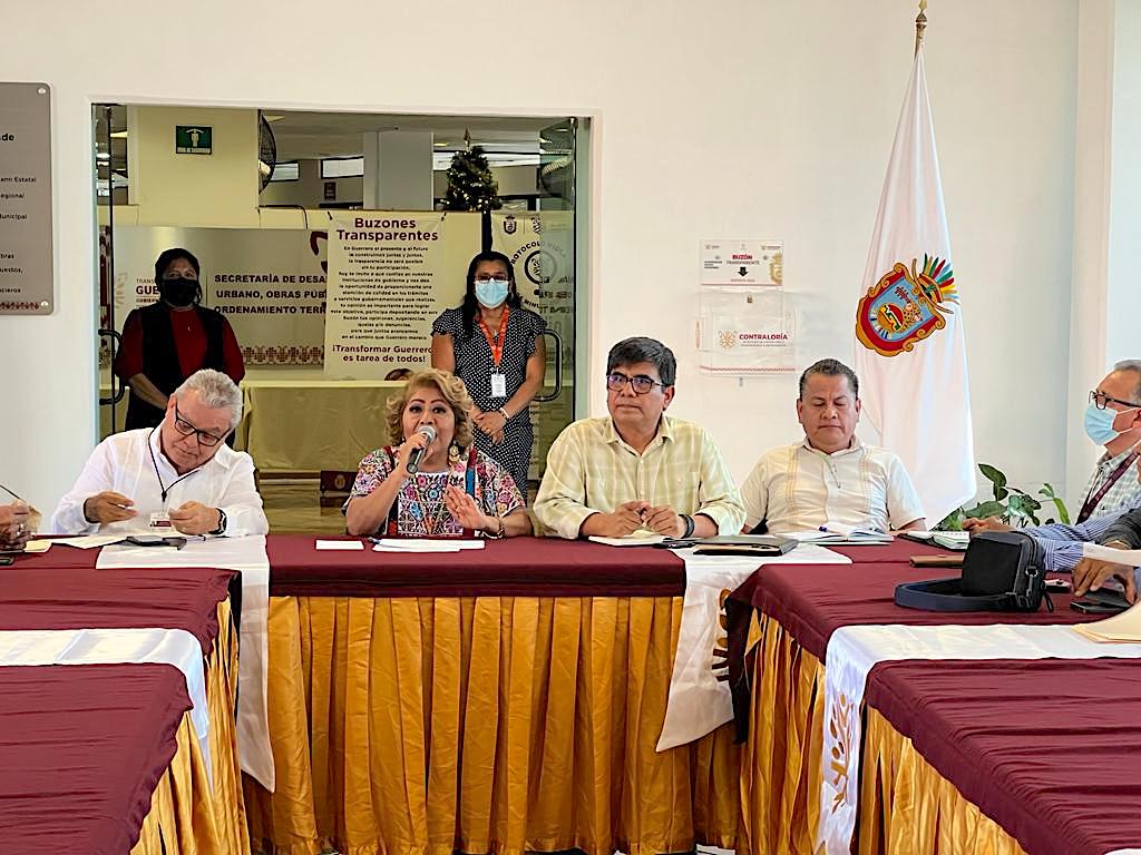 Dan seguimiento a la construcción de caminos artesanales en Guerrero