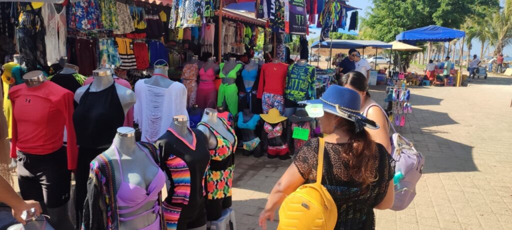 Dos de cada 10 turistas dejan derrama económica en mercados artesanales