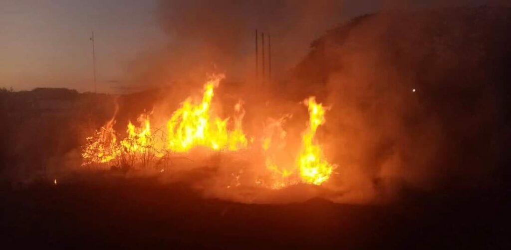 Incendio consume 12 hectáreas de pastizales en Atoyac