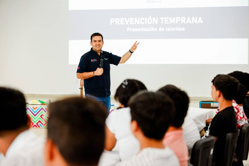 Alcalde Jorge Sánchez Allec reconoce talento de jóvenes del programa Prevención Temprana