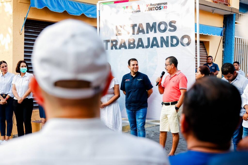 Presidente Jorge Sánchez Allec arranca pavimentación de dos calles en Agua de Correa