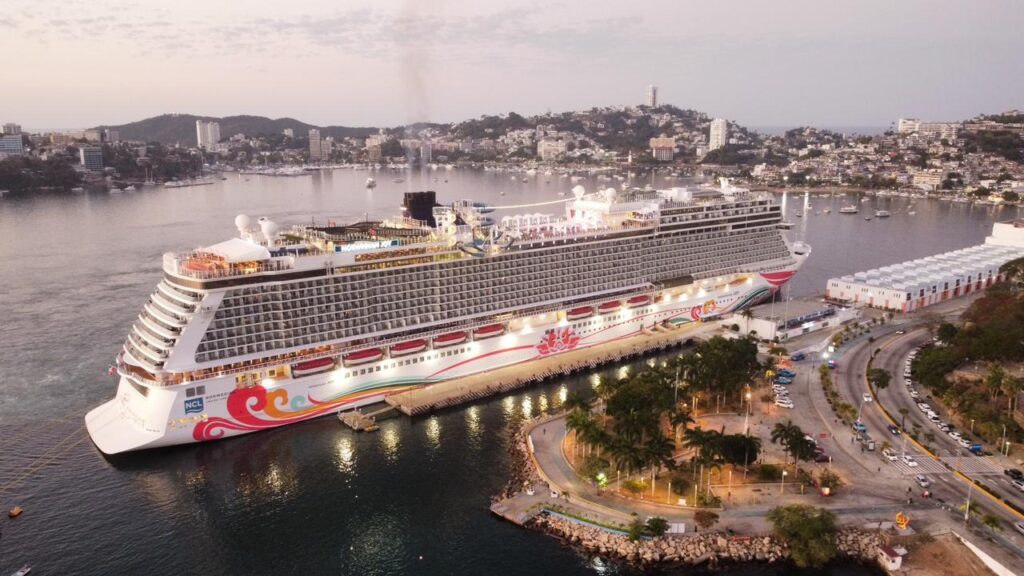 Por segundo día consecutivo Acapulco recibe un crucero con 5 mil 108 personas a bordo