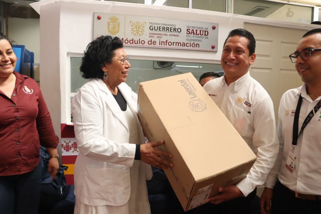 La Secretaría de Salud del estado entregó equipo e insumos para reforzar la salud materna y perinatal en Guerrero