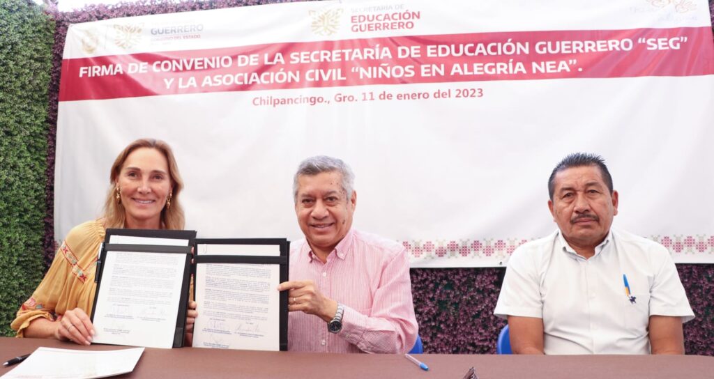 Firma la SEG y la Asociación Civil Niños en Alegría convenio para rehabilitación de espacios educativos