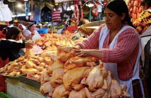 Vendedores de pollo se quejan de bajas ventas en Atoyac
