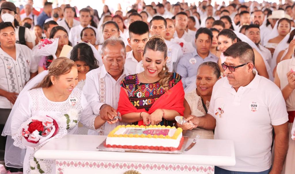 Celebra gobernadora Evelyn Salgado bodas colectivas en día del amor y la amistad en Chilpancingo