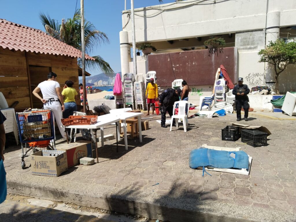 Atacan y hieren a balazos a un prestador de servicios turísticos, en playa de Acapulco