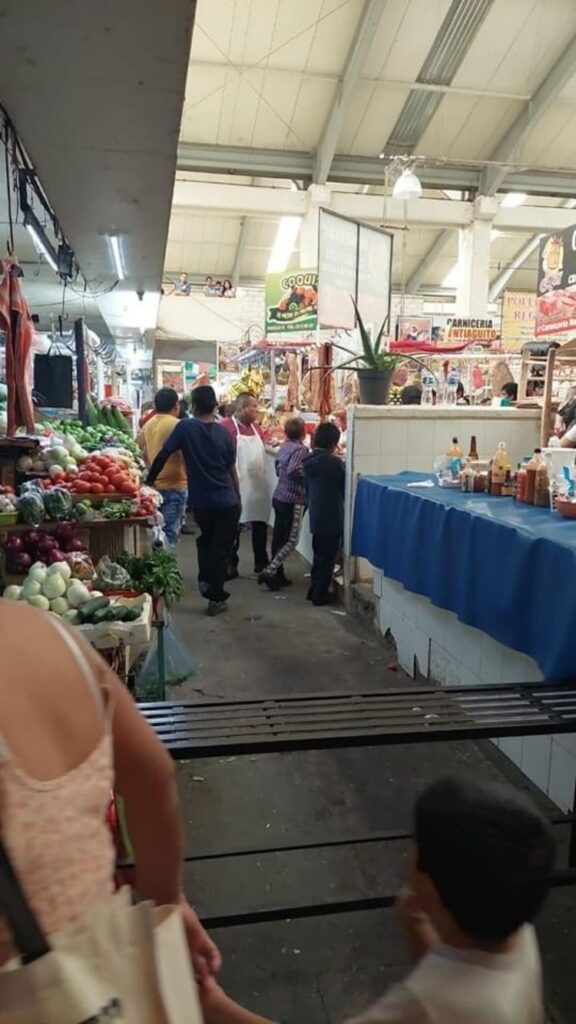 En el mercado Adrián Castrejón de Iguala… Atacan y matan a balazos a un carnicero
