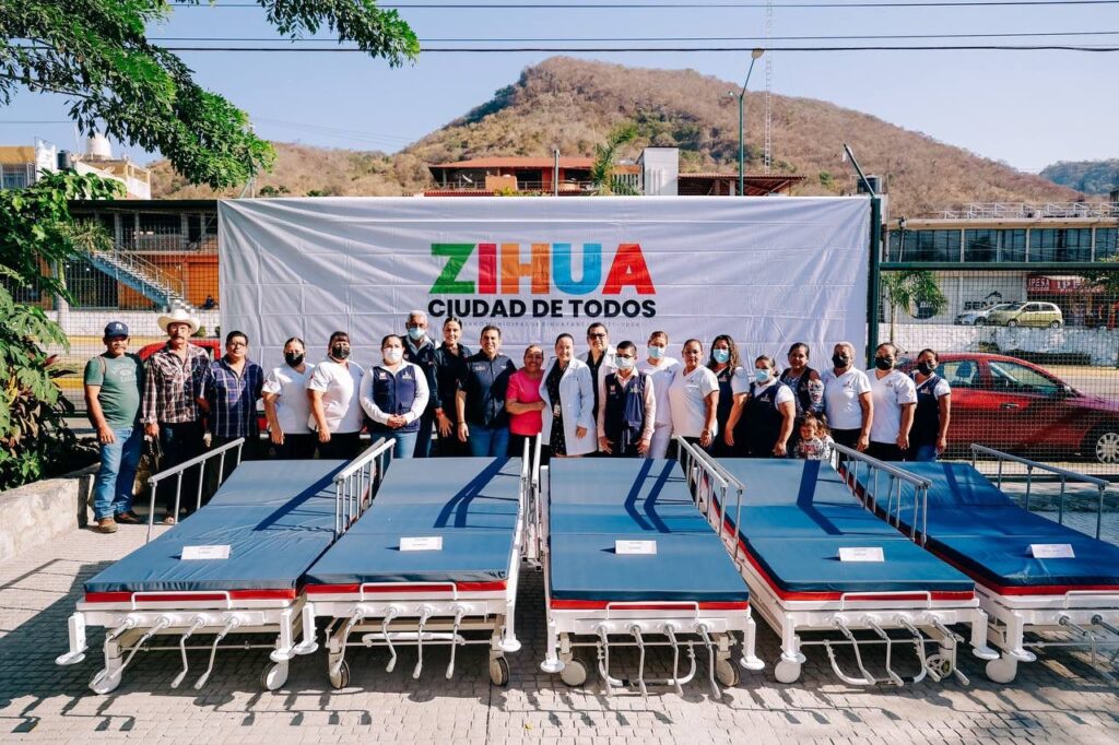 Gobierno de Zihuatanejo dota de camas hospitalarias y medicamentos a las Casas de Salud